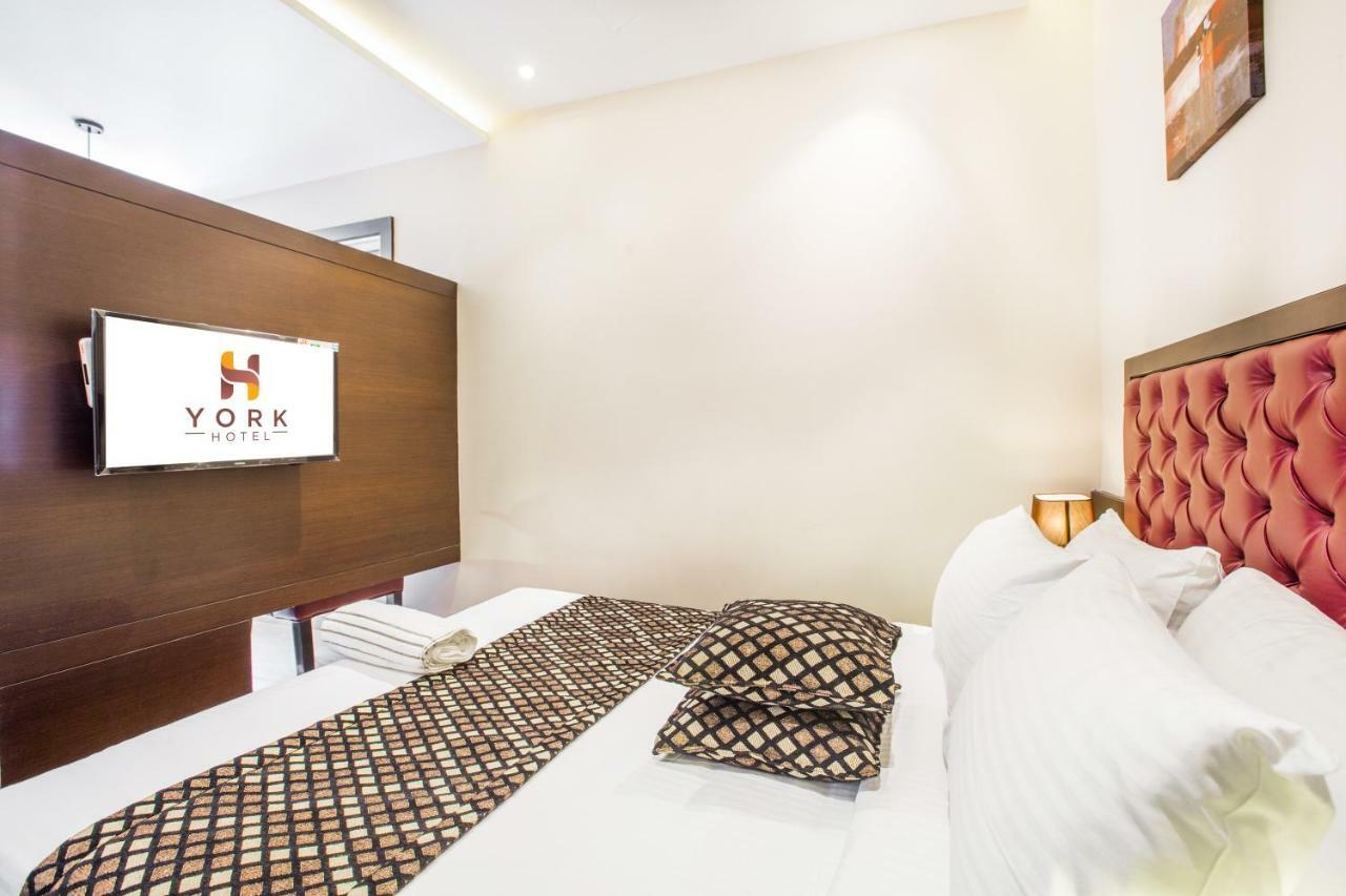 York Hotel Kochi Exterior photo