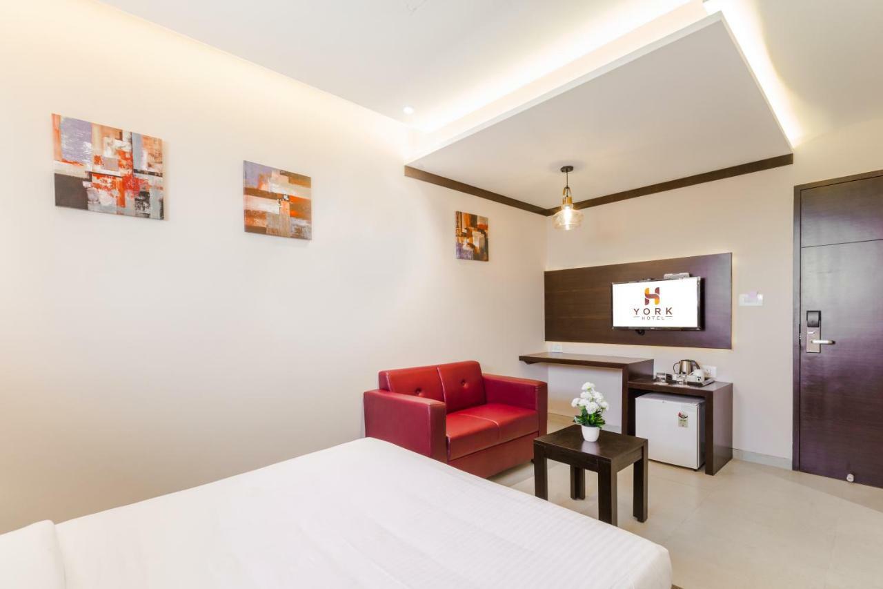 York Hotel Kochi Exterior photo